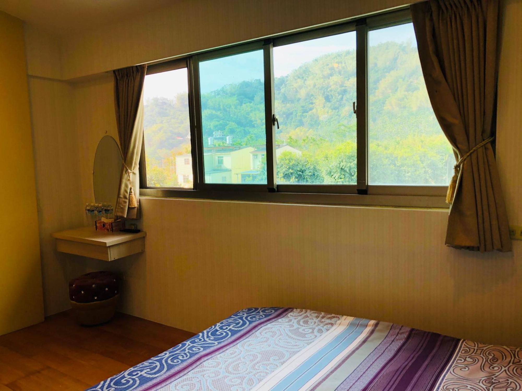 Chong Er Ya She Homestay Jiji Pokoj fotografie